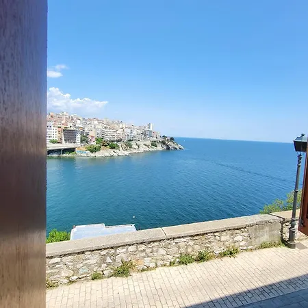 Cozy In Old Town Apartman